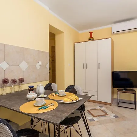 1 Bedroom Cozy In Pobri *