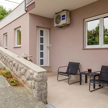1 Bedroom Cozy In Pobri